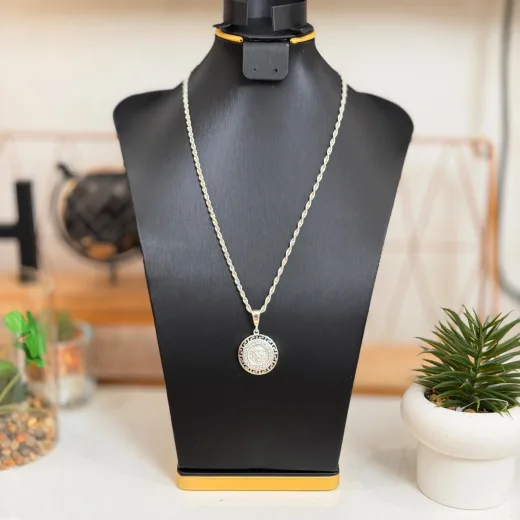 Le Collier Clé des Secrets